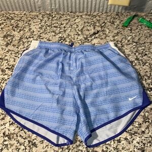 Girls Nike Shorts XL